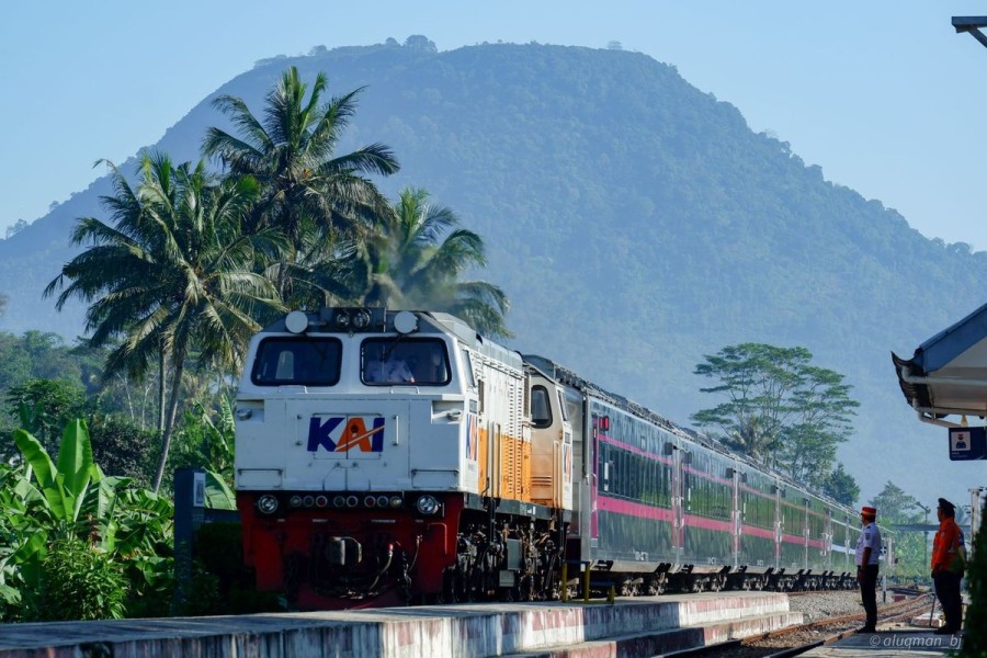 PT Kereta Api Indonesia Tambah 54 Kereta Api untuk Mudik Lebaran 2025