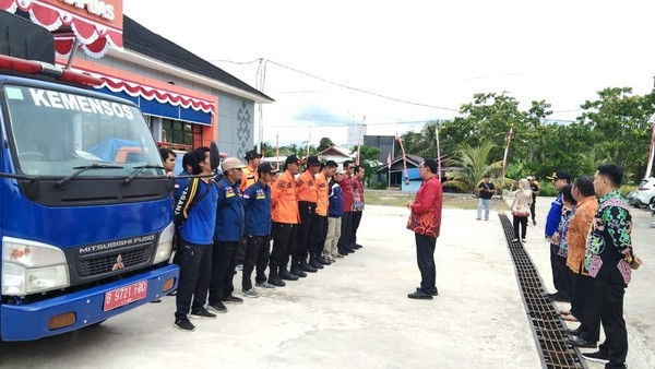 Logistik Awal Disalurkan ke Warga Terdampak Banjir Kapuas