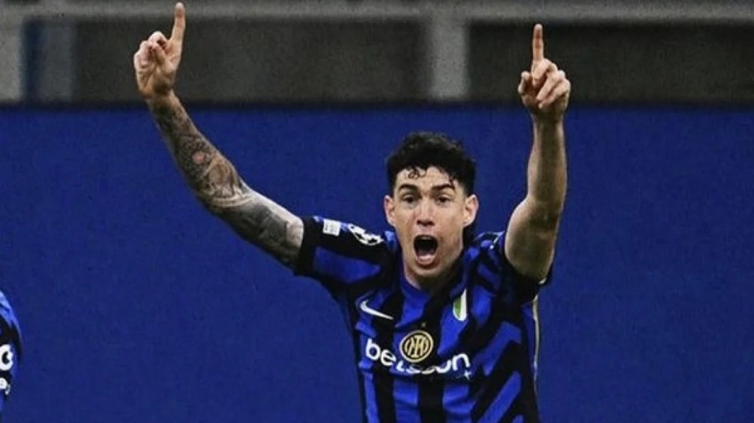 Barcelona Incar Alessandro Bastoni Inter Tegaskan Status Sang Bek Andalan Tim