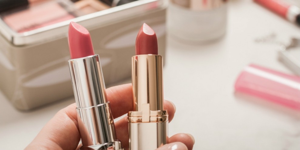 Warna Lipstik Tepat Bikin Wajah Tampak Segar Awet Muda