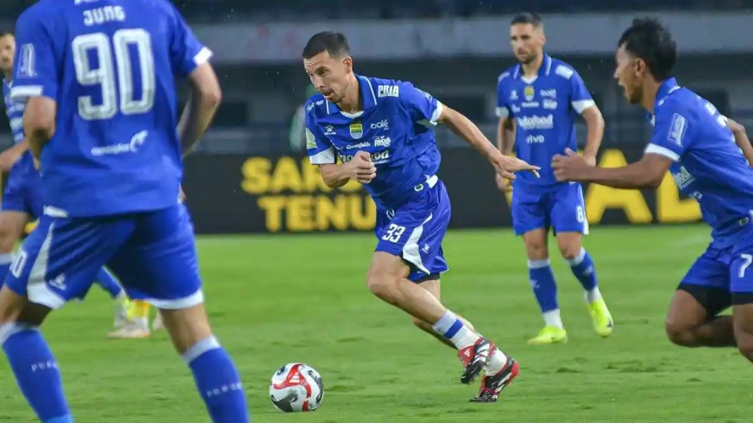 Persib Bantai Madura United Demi Posisi Klasemen