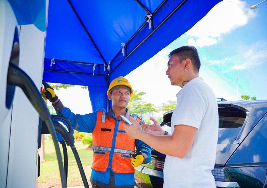SPKLU PLN UID Jatim Siap Hadapi Lonjakan Pemudik Nataru 2025, Menyediakan 288 Titik Pengisian Daya Kendaraan Listrik di Jawa Timur