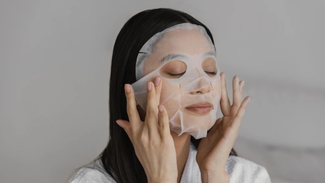 5 Langkah Tepat Maksimalkan Nutrisi Sheet Mask di Kulit Wajah