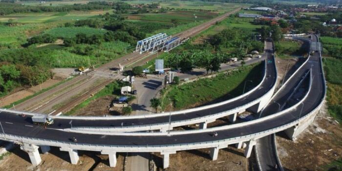 Hutama Karya Kerjakan Perbaikan Tol Padang Sicincin