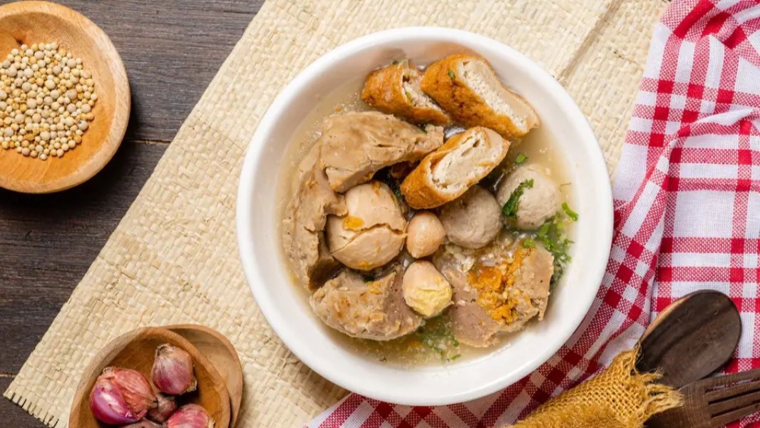 Deretan Warung Bakso Terpopuler Dekat Alun-Alun Surabaya yang Wajib Dicoba