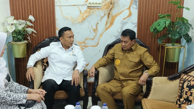 Menteri HAM Tanggapi Wacana Vasektomi sebagai Syarat Penerima Bansos di Jawa Barat
