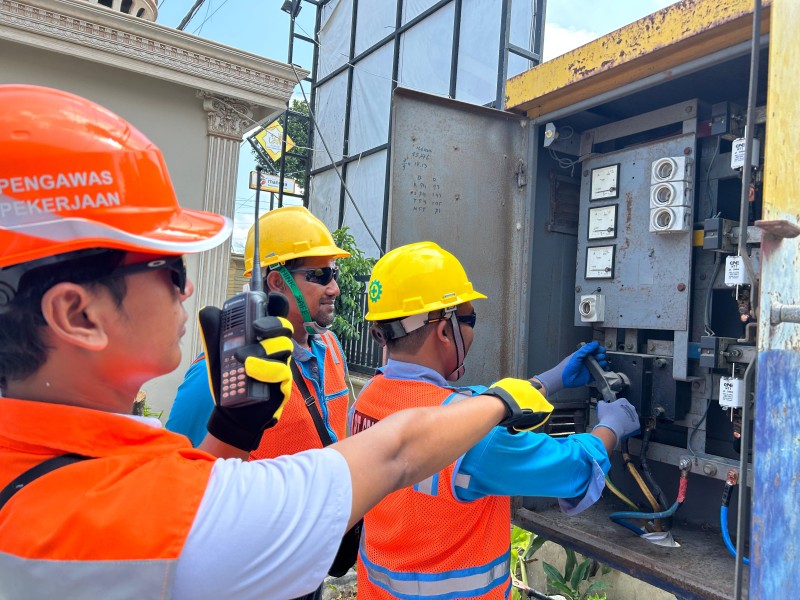 PLN Bagikan Tips Agar Listrik Tetap Aman Saat Menghadapi Cuaca Ekstrem