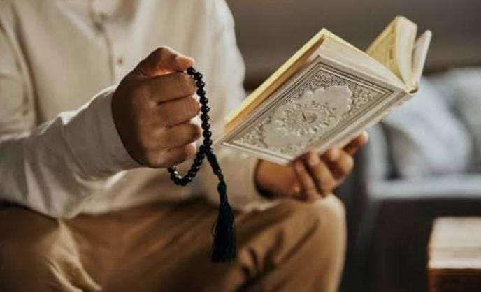 Bacaan Dzikir Setelah Shalat Tarawih Lengkap Arab, Latin, dan Artinya Beserta Keutamaannya