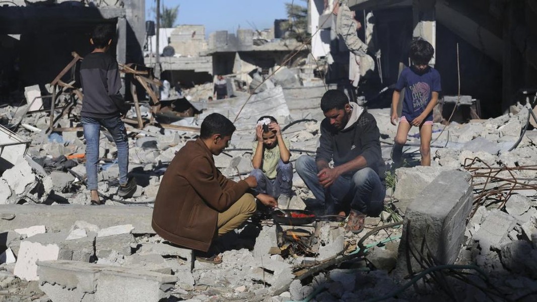 Insiden Gas Beracun di Deir Istiya, Keluarga Palestina Menderita