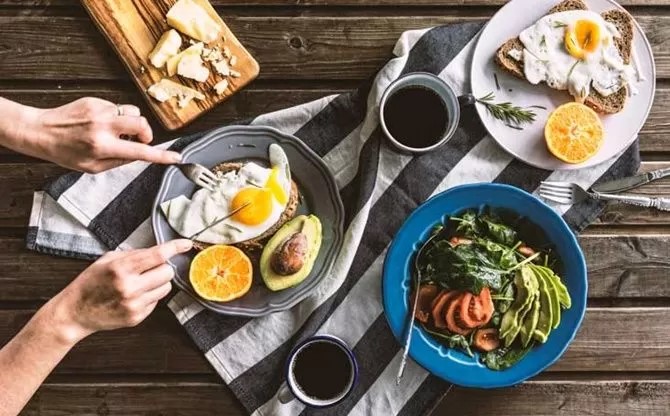 10 Langkah Harian Sederhana untuk Menjaga Gula Darah Tetap Stabil Alami