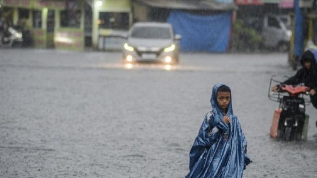 BMKG Ingatkan Warga Sumbar Waspada Cuaca Ekstrem Hingga 29 November