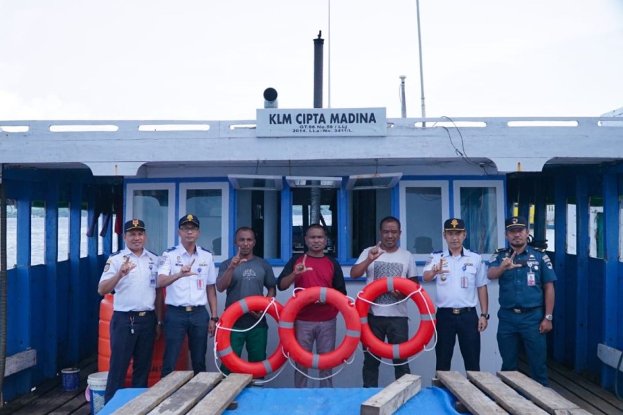 KSOP Ternate Tegaskan Transportasi Laut di Maluku Utara Wajib Miliki Alat Keselamatan Pelayaran