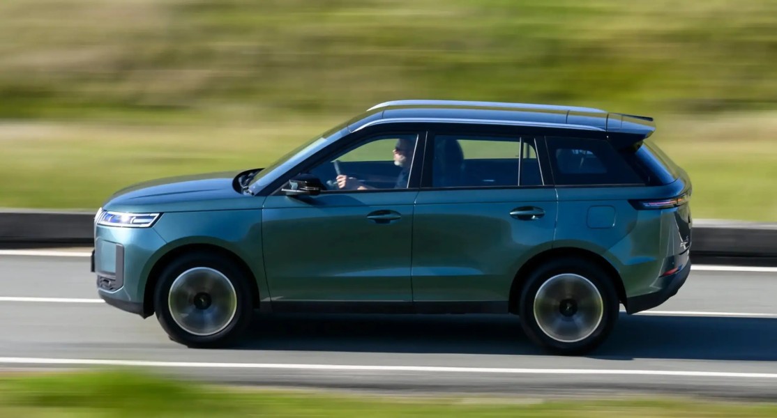 Jaecoo Memperkenalkan Mobil Listrik SUV J5 EV dengan Teknologi Canggih Indonesia