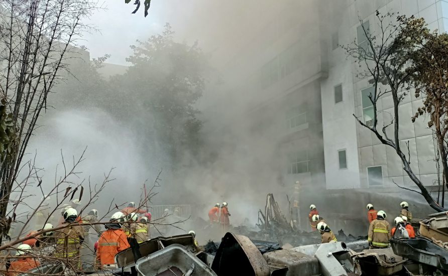 Gedung BPJS Kesehatan di Cempaka Putih Terbakar, 76 Personel Damkar Dikerahkan