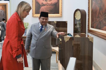 Prabowo dan Ratu Maxima Bertukar Suvenir Budaya Diplomatik