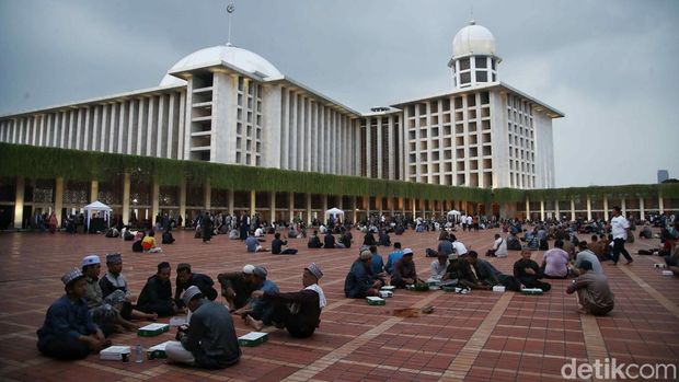 Awal Puasa Ramadhan 2025: 4 Masjid Terbesar di Indonesia yang Wajib Dikunjungi
