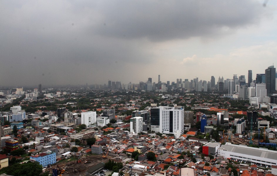 Prakiraan Cuaca BMKG: Jakarta Berawan Pagi, Cerah Sore, Hujan Ringan Malam