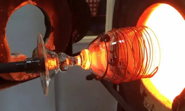 Produsen Gelas Kaca Terjepit Kenaikan Harga Gas: Industri Tuntut Kepastian Harga Gas Bumi Tertentu (HGBT)