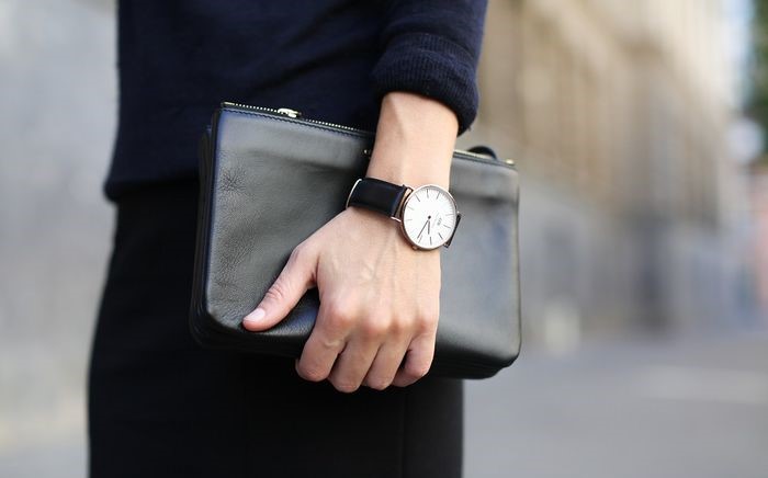 Tips Memakai Jam Tangan Stylish Sesuai Fashion Pemiliknya