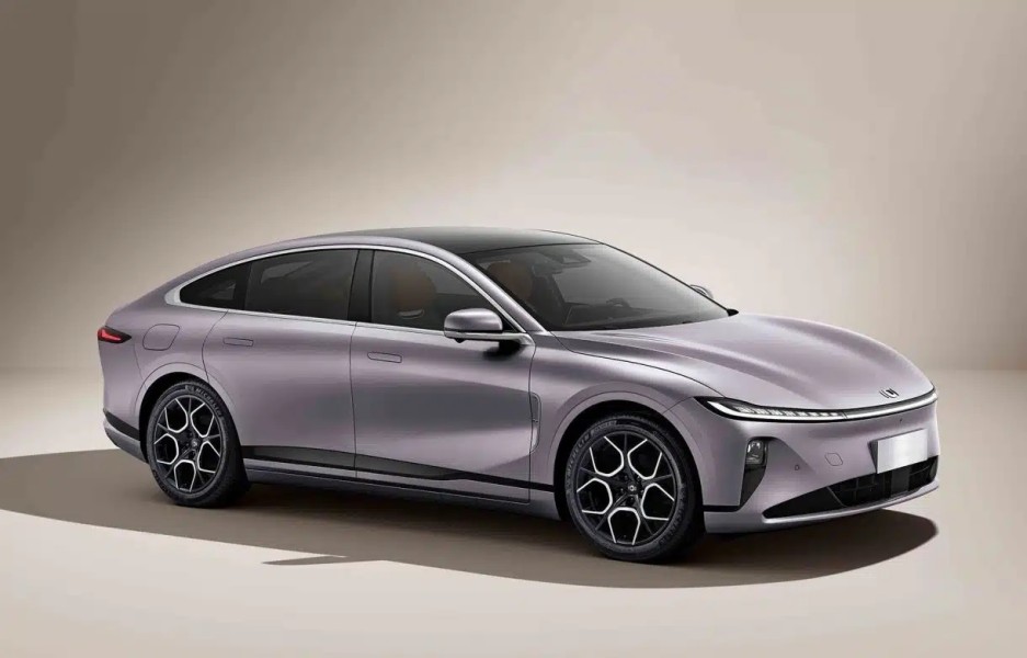 Changan Nevo A06 Pionir Mobil Listrik Bertenaga Baterai “Garam” dengan Ketahanan Ekstrem