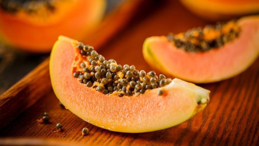 Manfaat dan Risiko Tersembunyi Biji Pepaya Jika Dikonsumsi Berlebihan