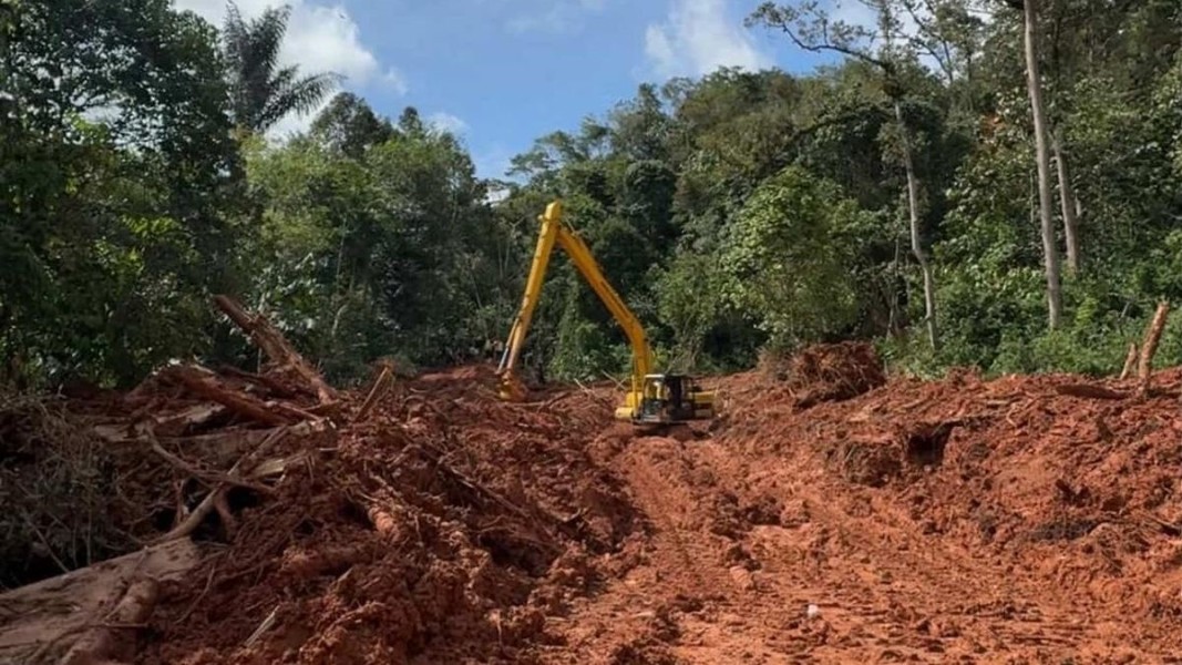 Tim Gabungan Buka Jalur Darat Tarutung–Sibolga Percepat Distribusi Logistik