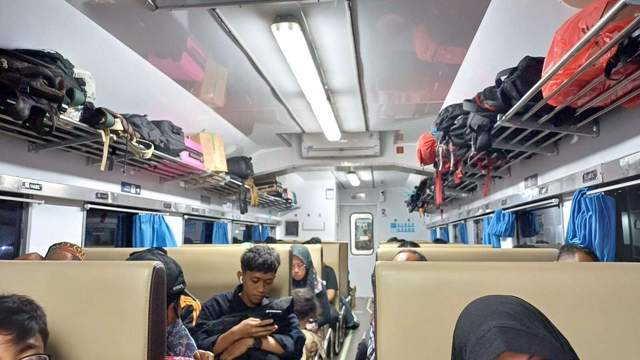 Tiket Kereta Api Terjual Hampir 2,3 Juta Jelang Mudik Lebaran 2025