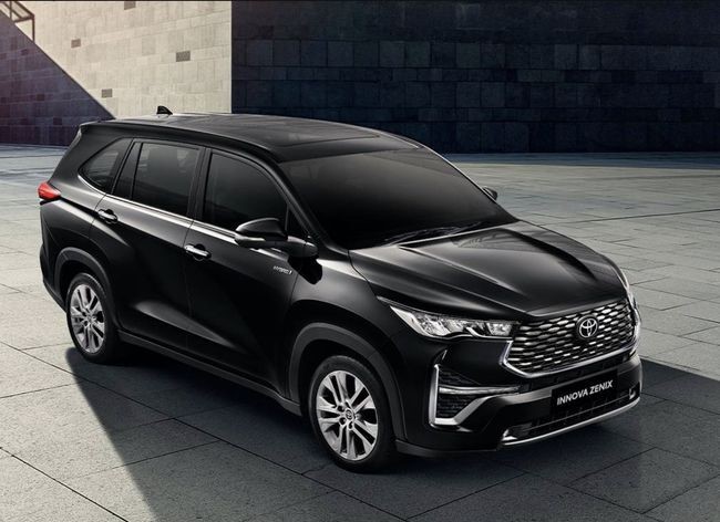 Toyota Dominasi Pasar Hybrid 2025, Innova Zenix Jadi Andalan