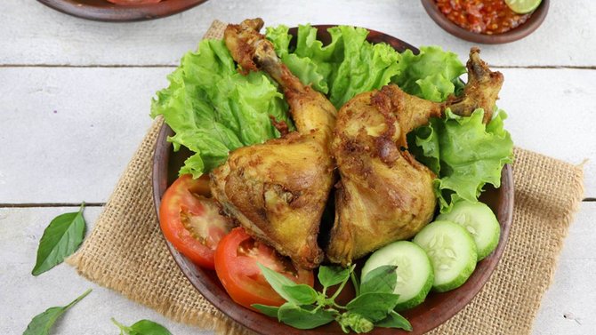 Menjelajahi 11 Tempat Ayam Goreng Paling Nikmat di Semarang 2025