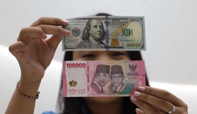Nilai Tukar Rupiah Menguat, Investor Pantau Pergerakan Dolar AS Global