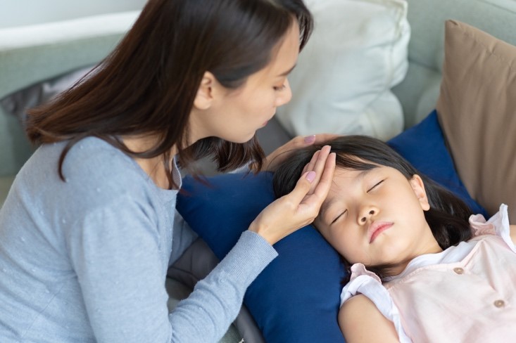 Demam Anak, Kapan Orang Tua Harus Memberi Obat?