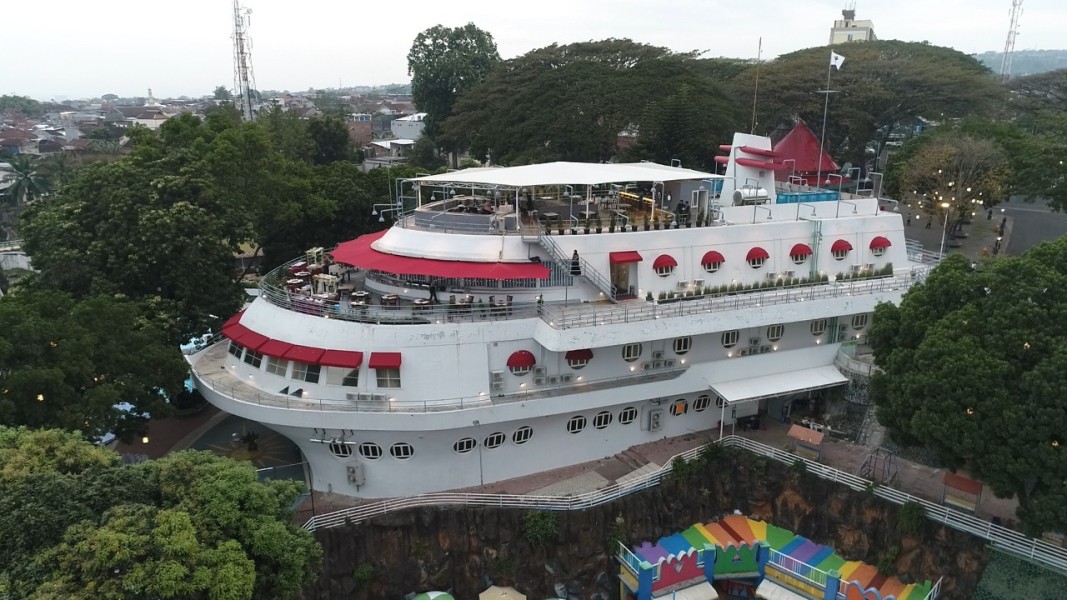Sensasi Menikmati Iftar ala Kapal Pesiar di Kapal Garden Hotel UMM