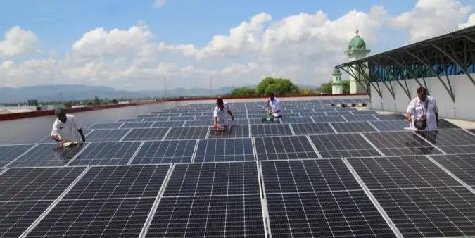 AS Tetapkan Bea Masuk Tinggi Impor Panel Surya Indonesia