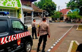 Polsek Singosari Lakukan Patroli Dialogis di Perumahan Puri Kendedes untuk Antisipasi Gangguan Keamanan