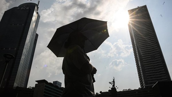 BMKG Peringatkan Cuaca Panas Ekstrem Berlanjut hingga Awal November BMKG Peringatkan Cuaca Panas Ekstrem Berlanjut hingga Awal November