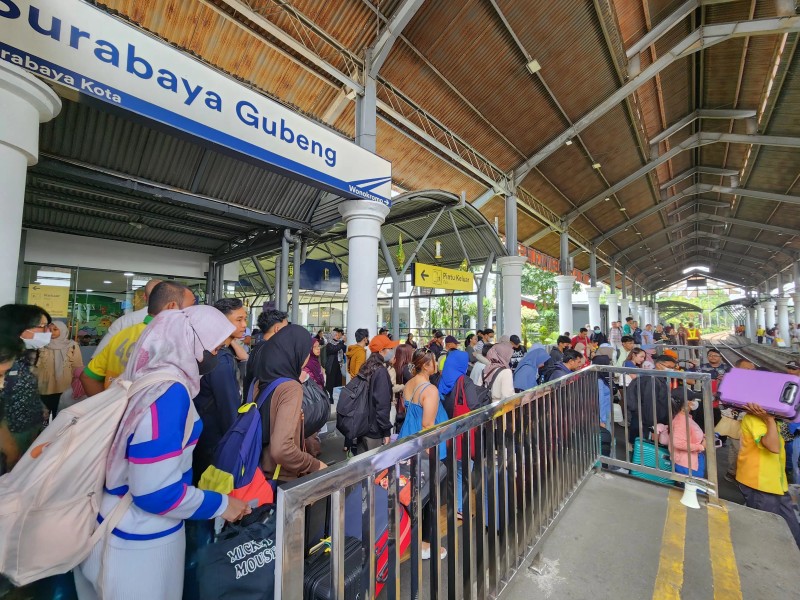 KAI Daop 8 Surabaya Tambah Perjalanan Kereta Api untuk Libur Waisak, Siapkan 6.510 Tempat Duduk per Hari