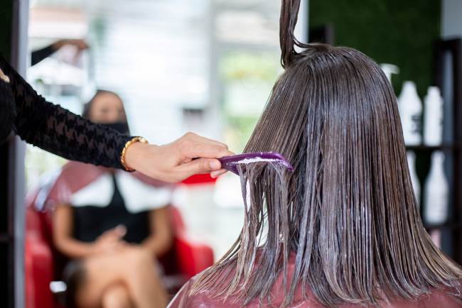 5 Manfaat Perawatan Keratin untuk Rambut agar Lurus dan Lembut Alami