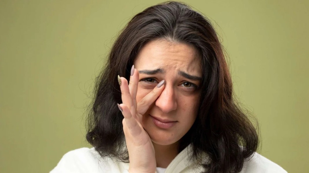 Cara Efektif Menyamarkan Kantung Mata Agar Wajah Terlihat Lebih Segar