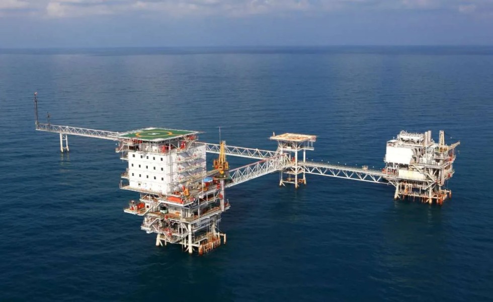 Harga Minyak Melemah di Tengah Dinamika Geopolitik Global