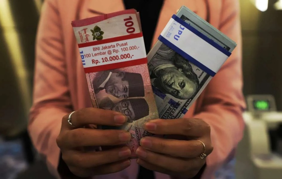 Rupiah Melemah ke Rp16.935 per Dolar AS Dipicu Ketegangan Global Timur Tengah