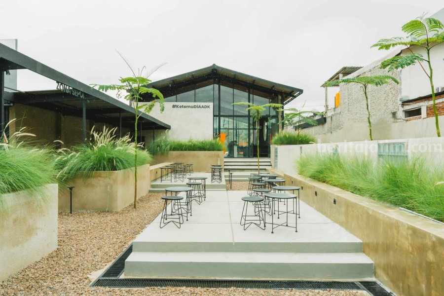 Rekomendasi 6 Cafe Nugas Dekat ITS Surabaya Nyaman dengan WiFi Kencang