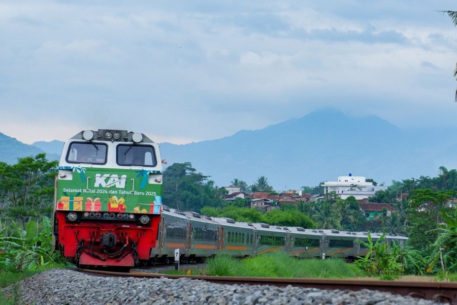 Oknum Railfans Tertangkap Naik Kereta Tanpa Tiket pada Rute Jakarta ke Yogyakarta: Ditangkap di Cirebon