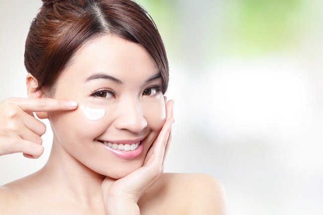 4 Cara Melembapkan Kulit Wajah yang Kering dengan Mudah