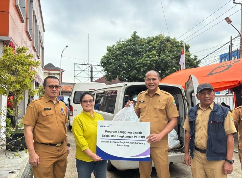 PERURI Salurkan Bantuan Sembako untuk Korban Banjir di Karawang Jawa Barat