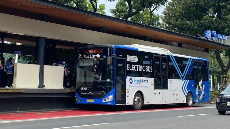 Gubernur Jakarta Targetkan 10.000 Bus Listrik Transjakarta pada 2029