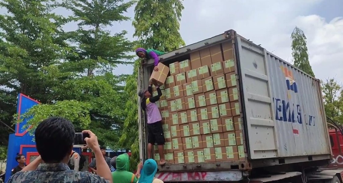 Sebagian Logistik PSU Tiba di Gudang KPU Banggai, Pemungutan Suara Ulang Dijadwalkan 5 April 2025