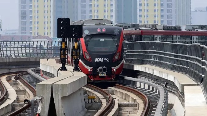 Sinergi PLN dan KAI Hadirkan Kereta Listrik Modern Ramah Lingkungan