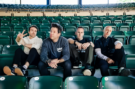 Film Simple Plan Rayakan 25 Tahun Musik