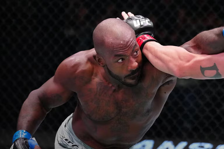 Khalil Rountree Jr Tampil Gemilang, Taklukkan Jamahal Hill di UFC Baku