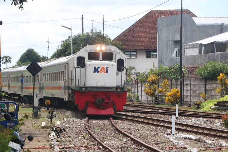 7 Kereta Api Jarak Jauh Termurah di Indonesia, Solusi Hemat untuk Perjalanan Anda